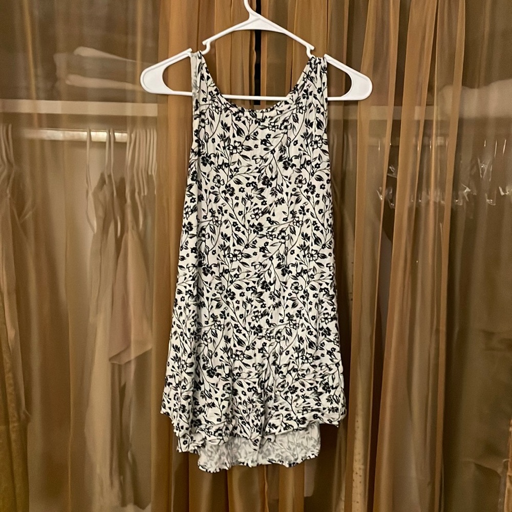 Flowy Flower tank